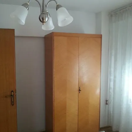 Pied-a-terre In Appartement
